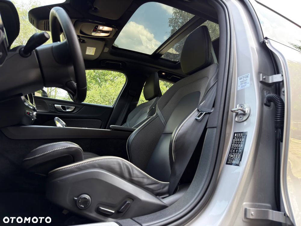 Volvo S60 B5 B AWD Ultimate Dark - 37