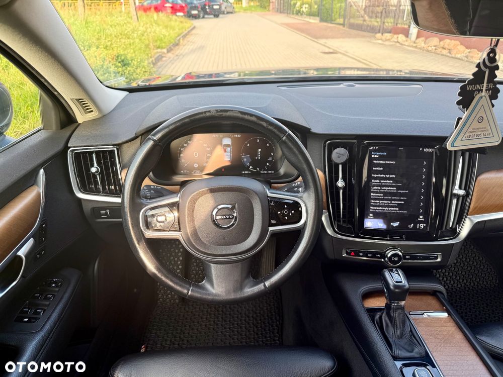 Volvo V90 D5 AWD Geartronic Momentum - 26