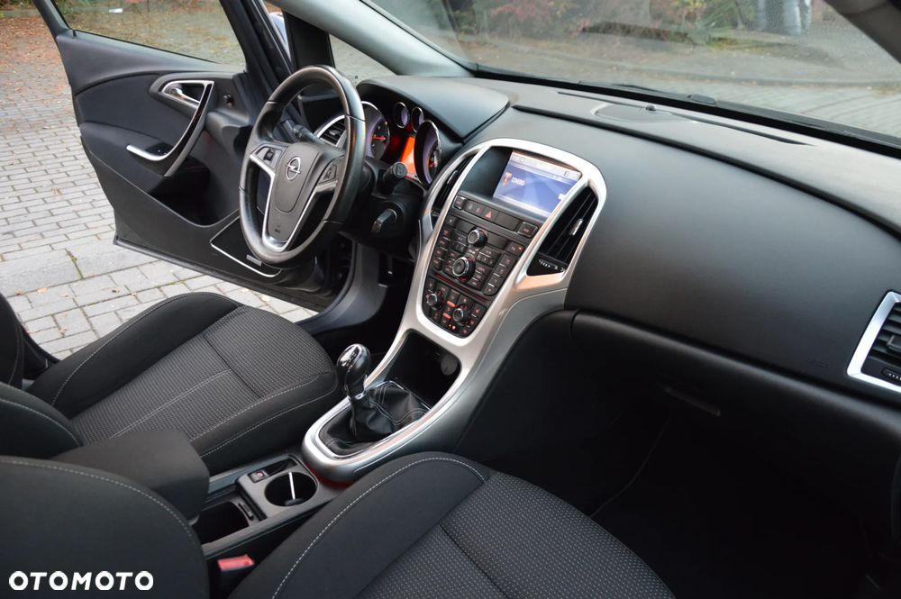 Opel Astra 1.6 Turbo Cosmo - 22