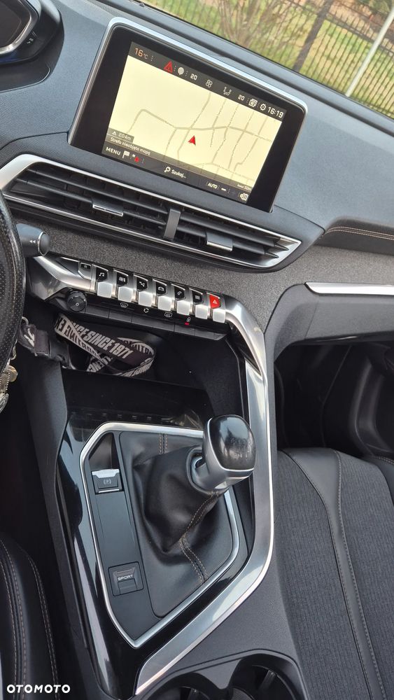 Peugeot 3008 PureTech 130 Stop & Start GPF Allure Business-Paket - 12