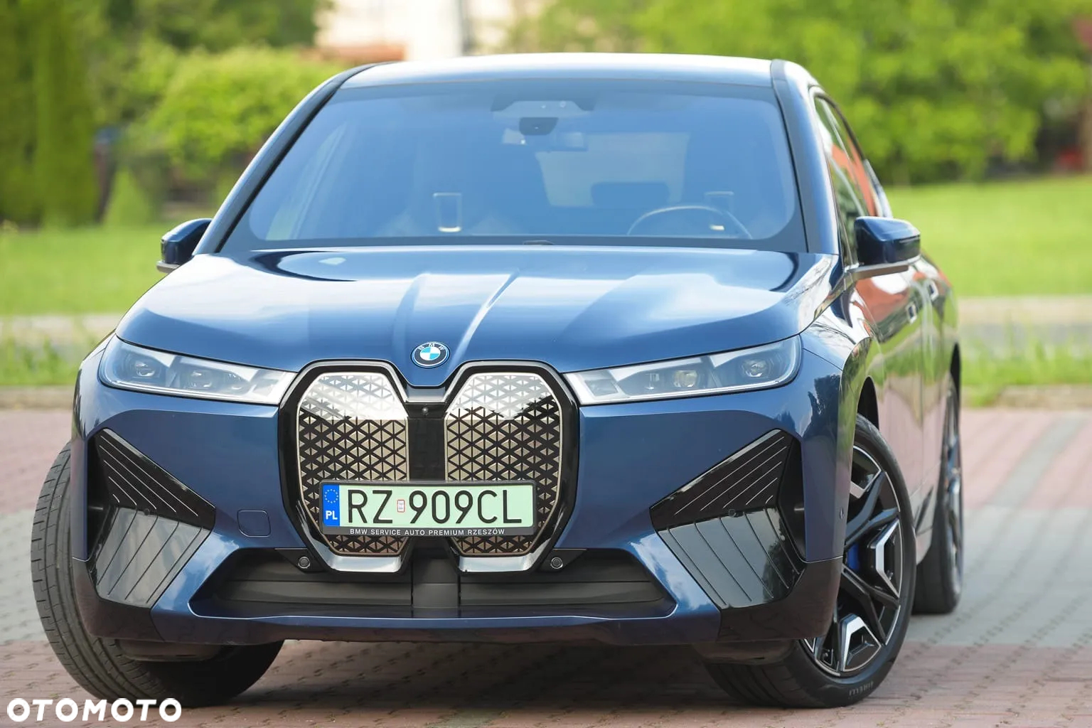 BMW iX - 14