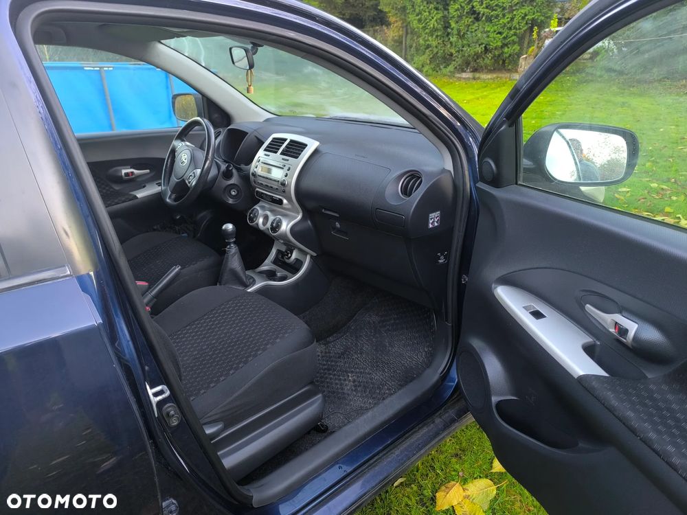 Toyota Urban Cruiser 1.4 D-4D Sol 4x4 - 6