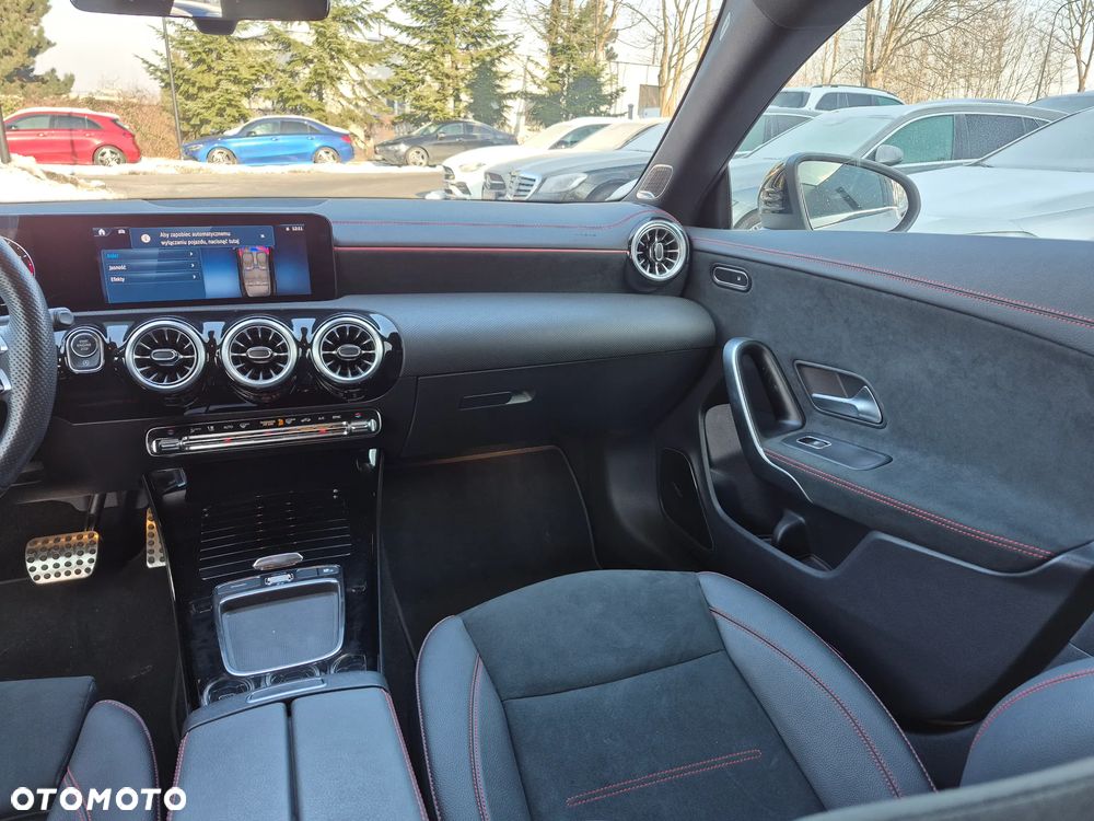 Mercedes-Benz CLA 200 AMG Line 7G-DCT - 26