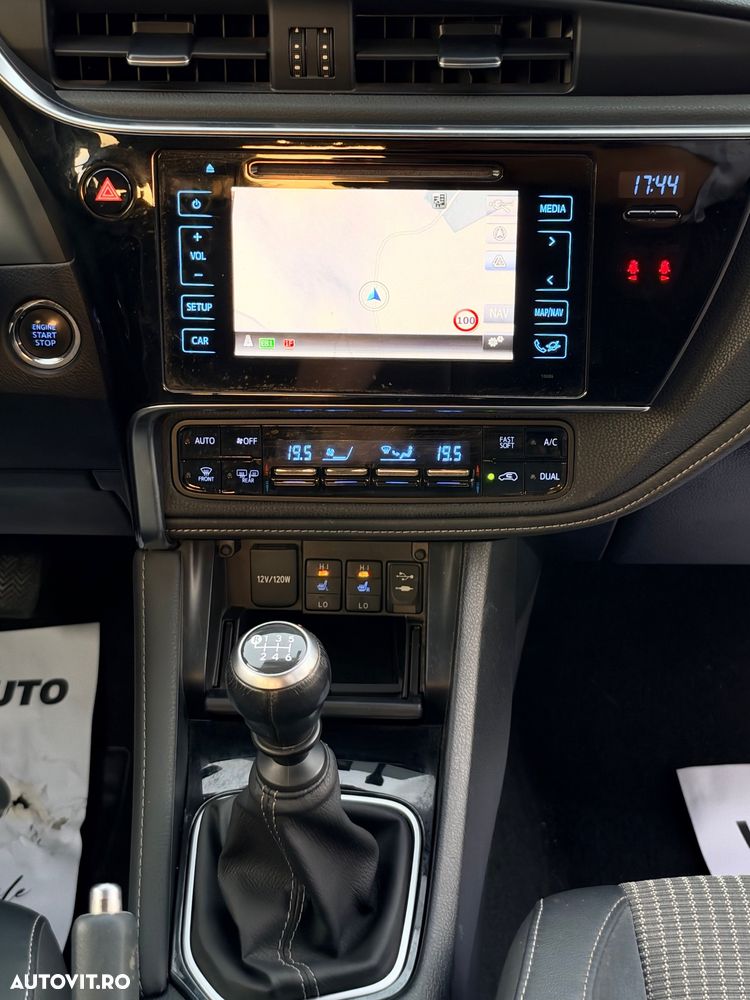 Toyota Auris 1.6 D-4D Executive - 9