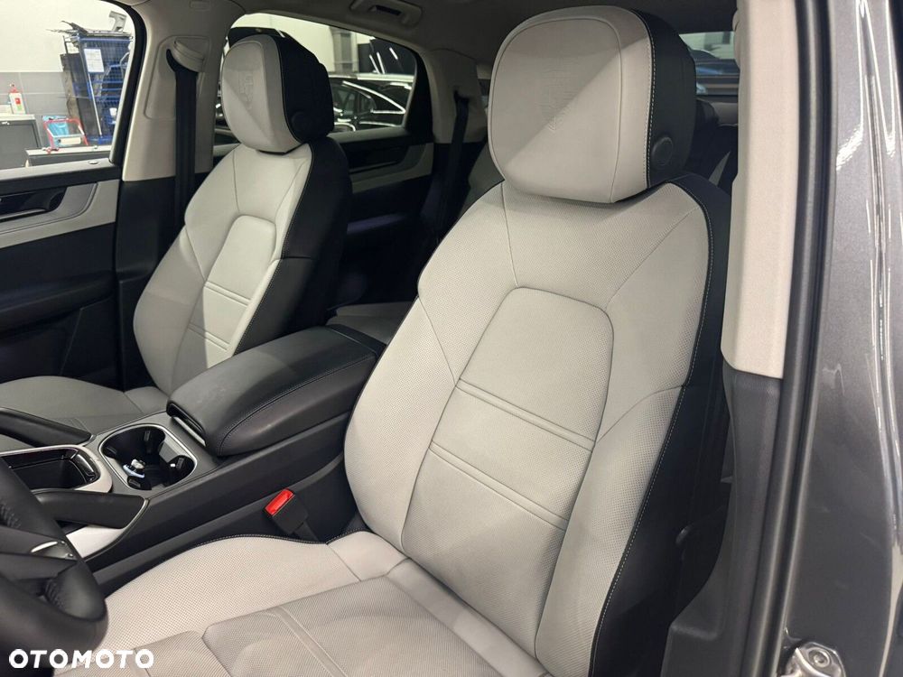 Porsche Cayenne - 12