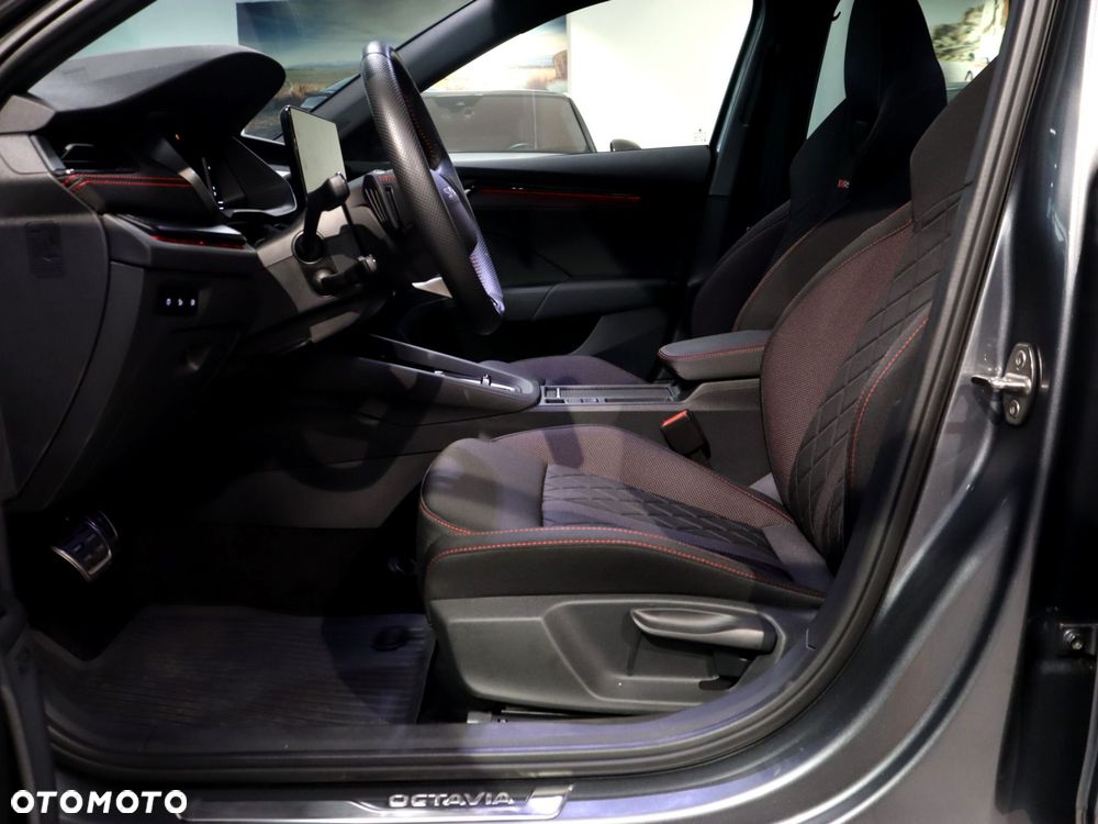 Skoda Octavia 2.0 TSI RS DSG - 17
