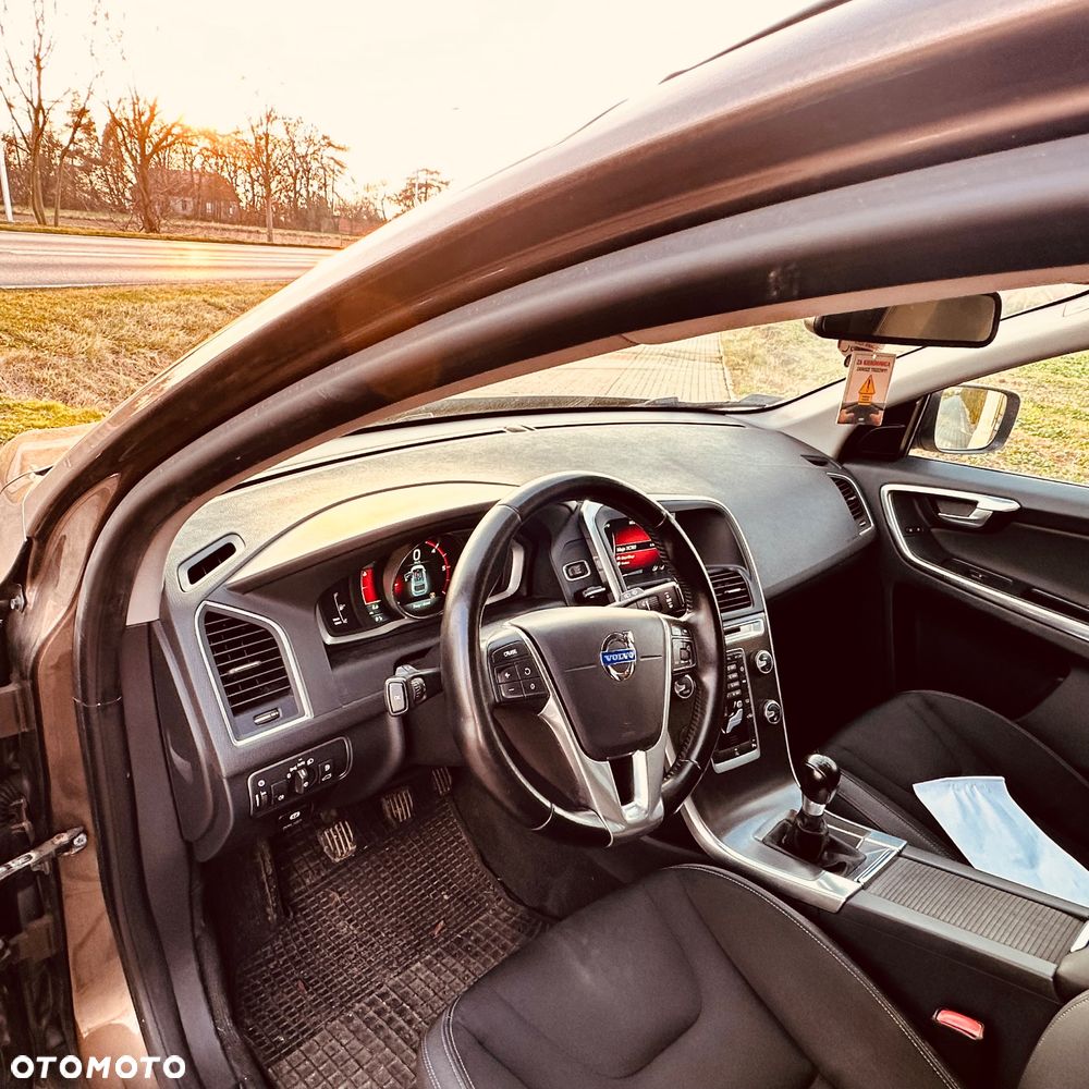 Volvo XC 60 D3 Momentum - 14