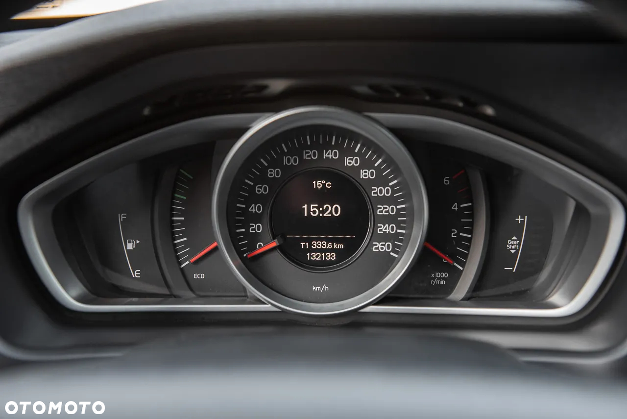 Volvo V40 - 18