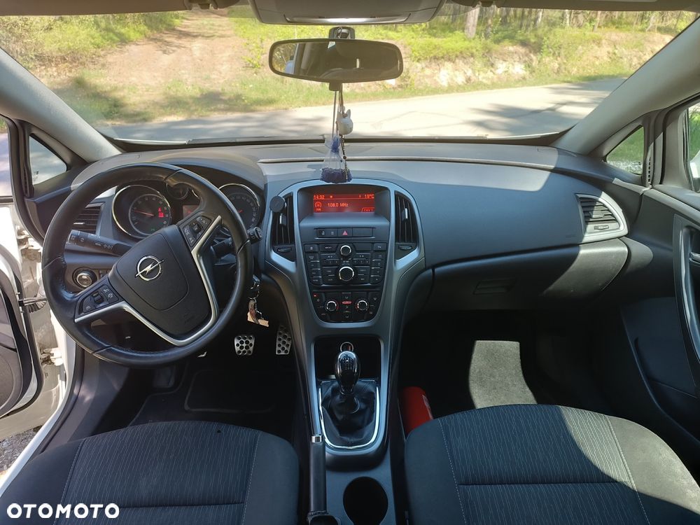 Opel Astra 1.4 T Enjoy - 12