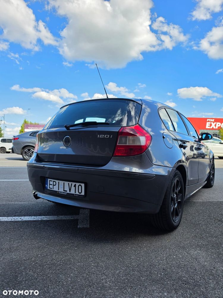 BMW Seria 1 120i - 4
