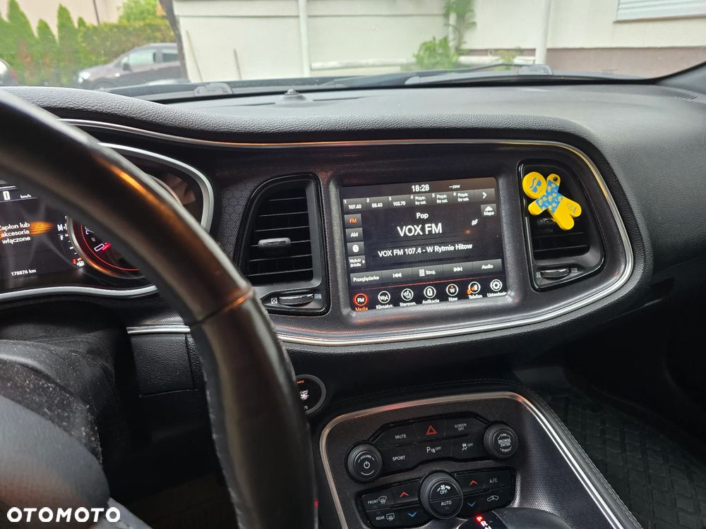 Dodge Challenger 3.6 SXT Plus - 19