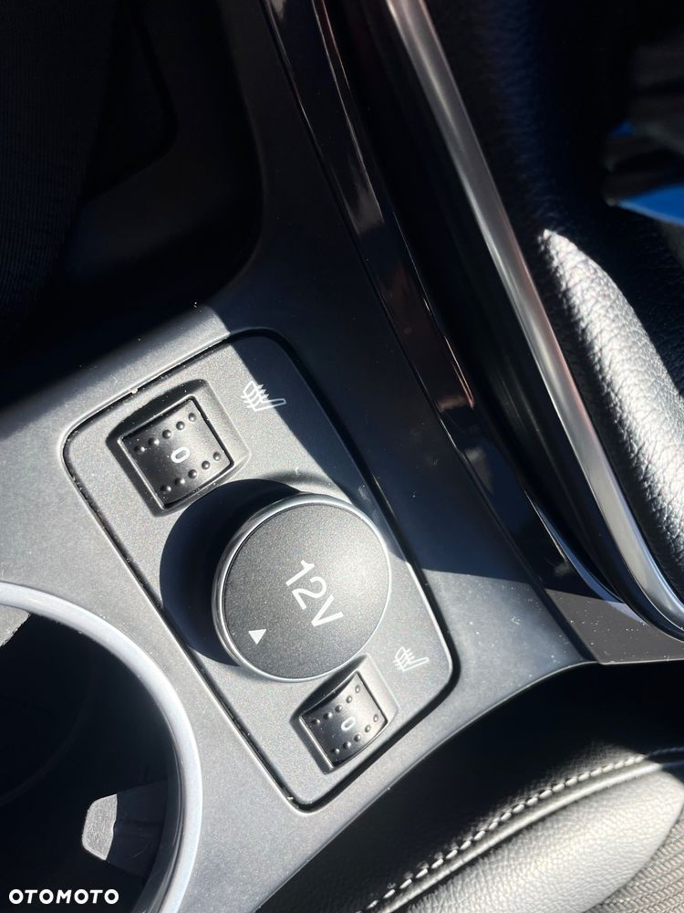 Ford Kuga 2.0 TDCi 2x4 Titanium - 25