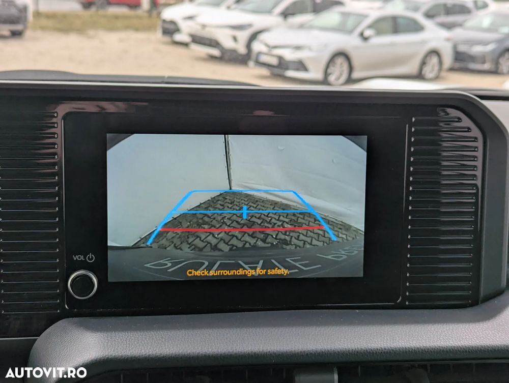 Toyota Land Cruiser 300 - 17