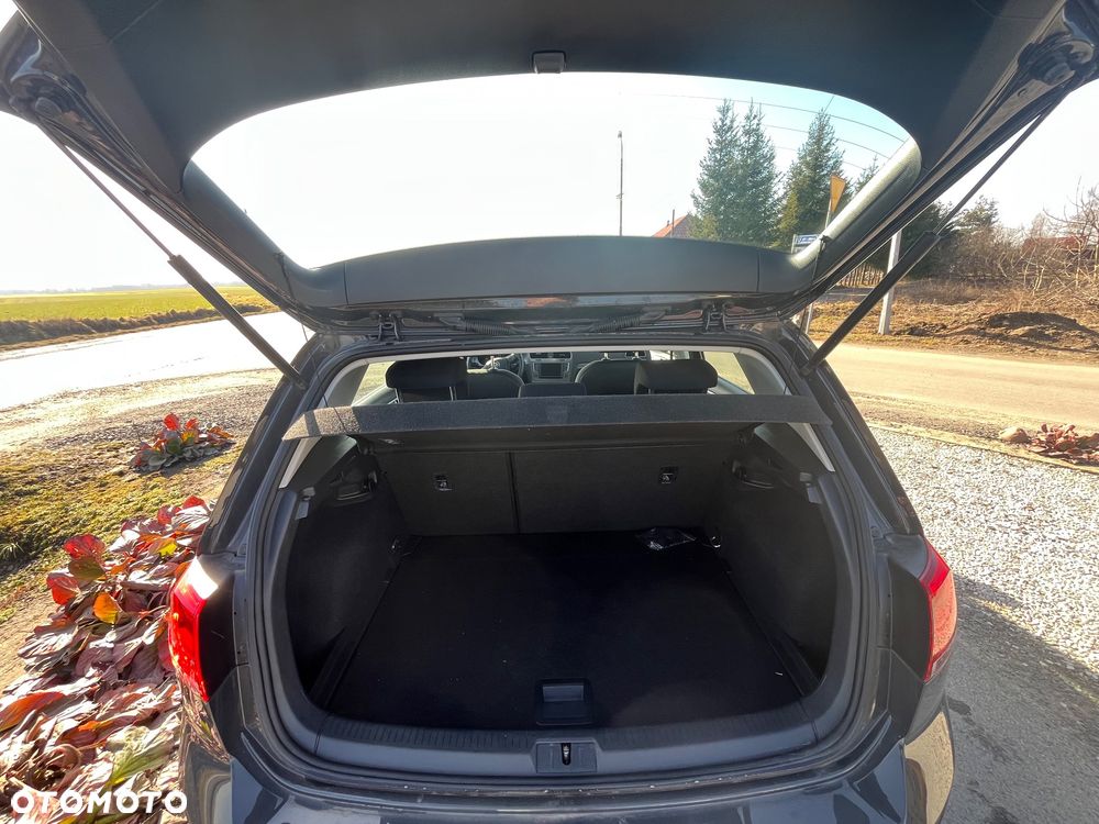 Volkswagen Golf 1.6 TDI BlueMotion Comfortline - 17
