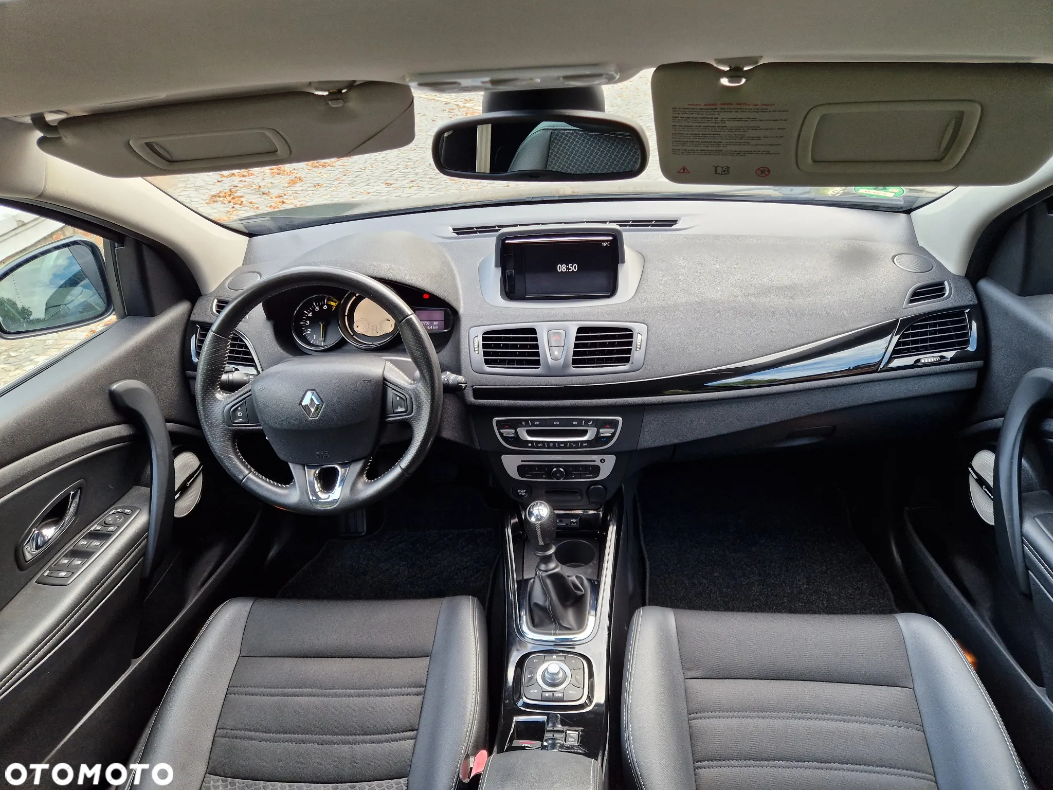 Renault Megane Grandtour ENERGY TCe 115 Start & Stop Bose Edition - 21