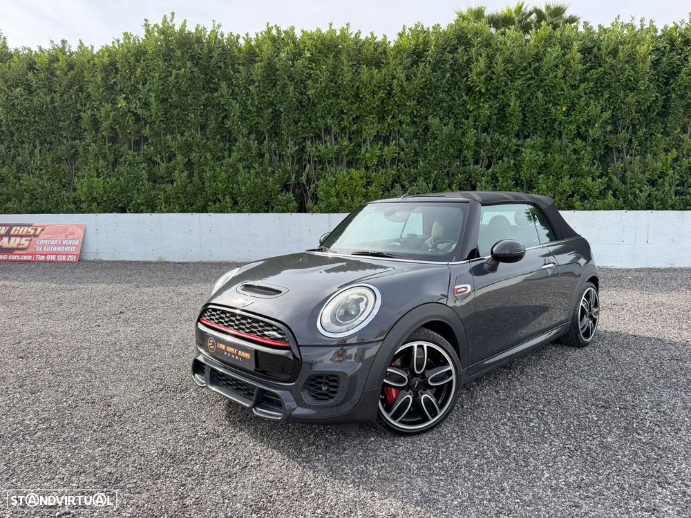 MINI Cabrio John Cooper Works - 11
