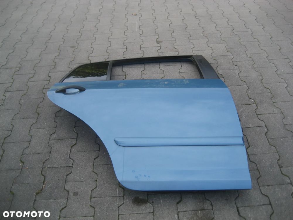 vw golf 5 plus 6 plus drzwi tył  prawe kod LA5S - 4