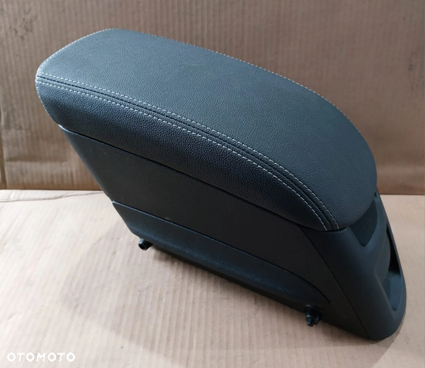 Podłokietnik skóra Opel Meriva B II idealny