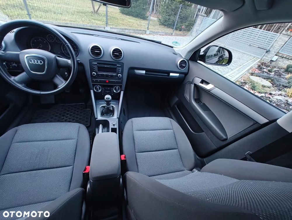 Audi A3 Sportback 1.6 TDI DPF Ambiente - 20