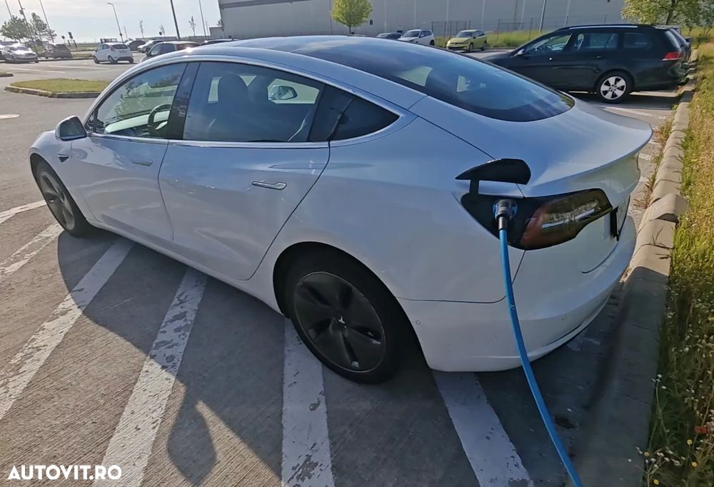 Tesla Model 3 Long Range - 10