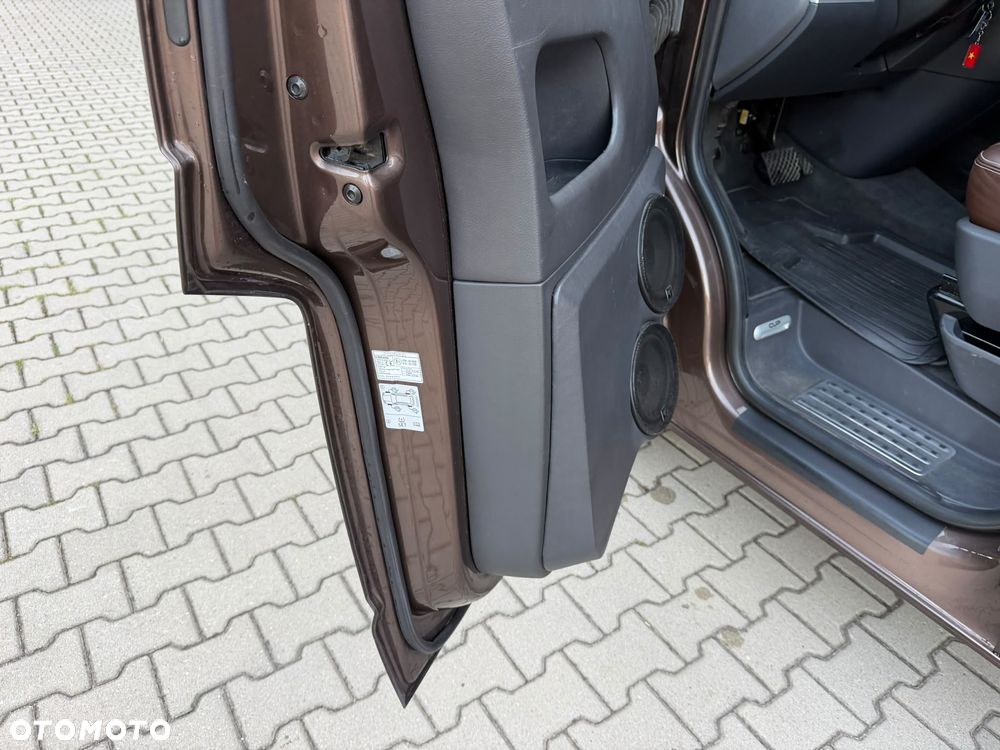 Volkswagen Multivan - 22