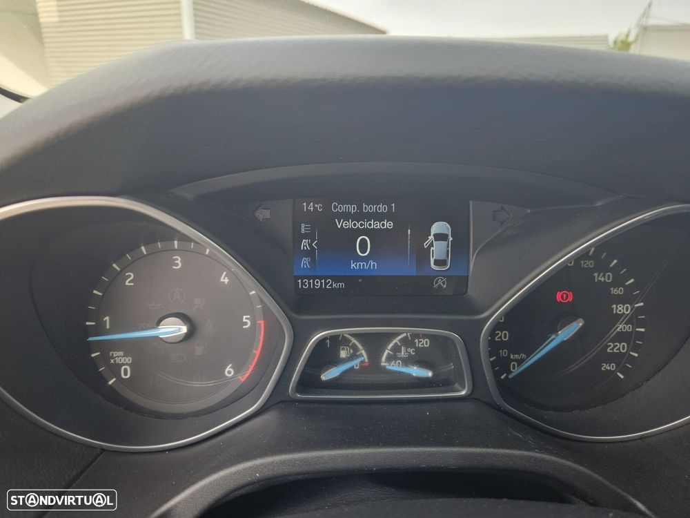 Ford Focus 1.5 TDCi EcoBlue Titanium - 28