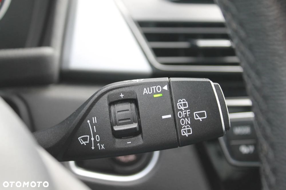 BMW Seria 2 216d - 33