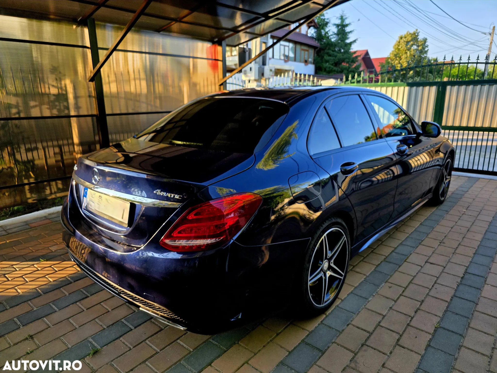 Mercedes-Benz C 400 4Matic 9G-TRONIC AMG Line - 2