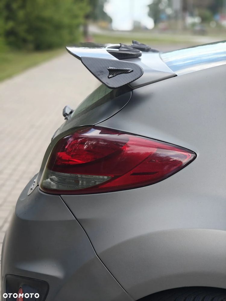 Hyundai Veloster - 9