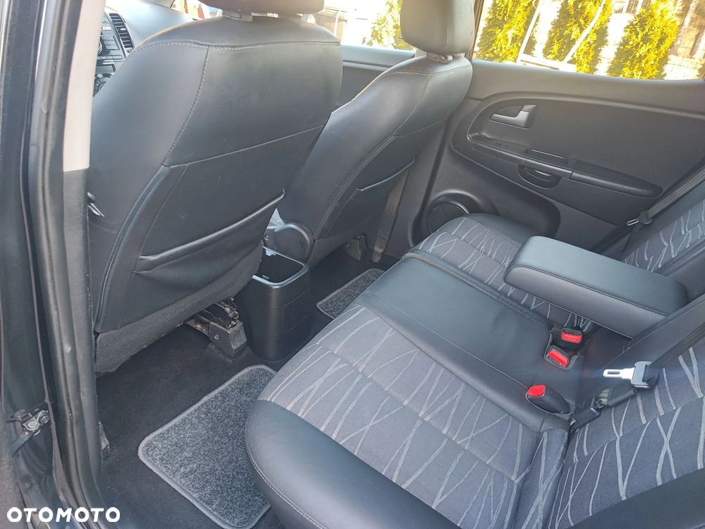 Kia Venga 1.4 CRDi 90 Vision - 19