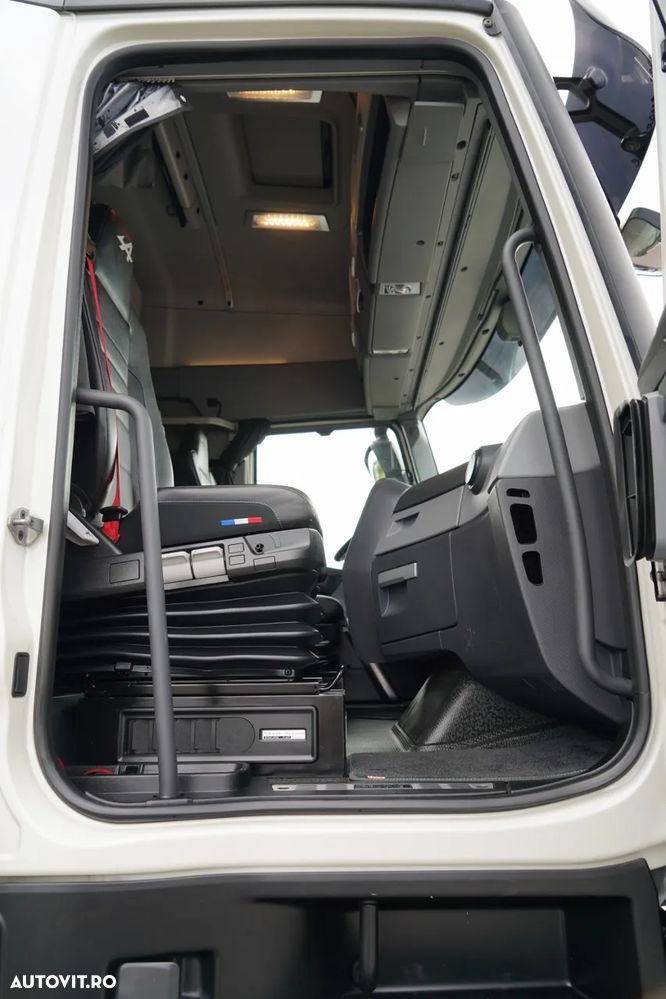 Renault T 520 / RETARDER / PIELE / LIMITED / TEAM ALPINE 66/99 - 36