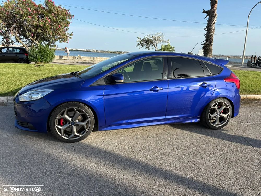 Ford Focus 2.0 EcoBoost ST c/ Pack Pele Desportiva - 2