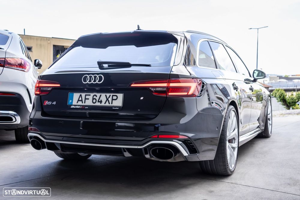 Audi RS4 Avant - 6