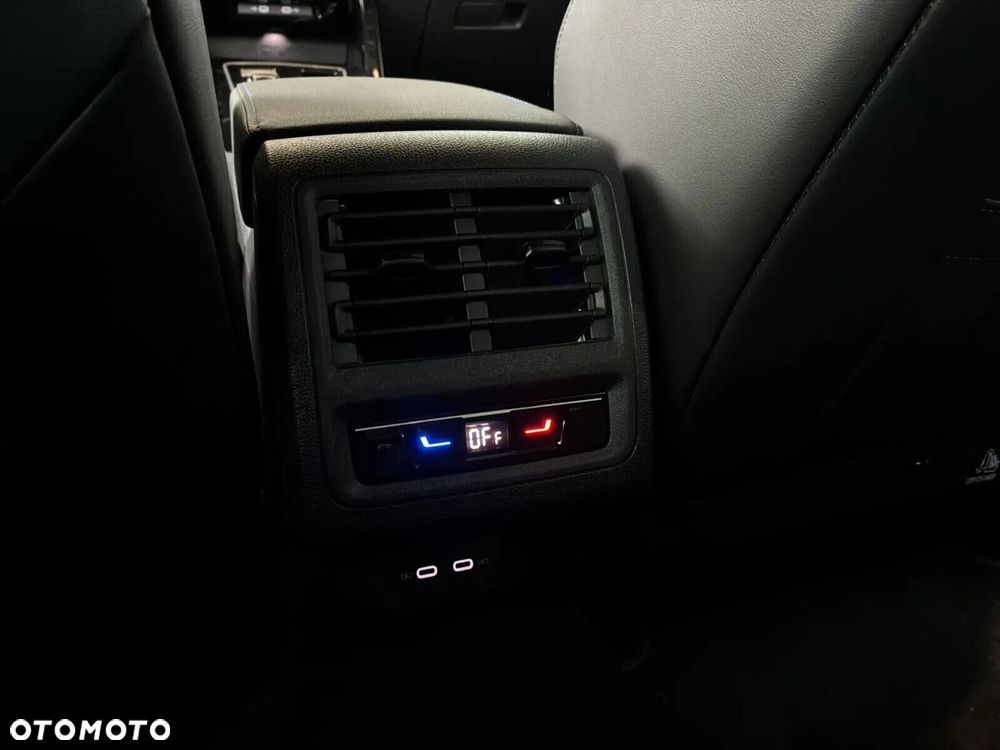 Volkswagen Golf Variant - 30