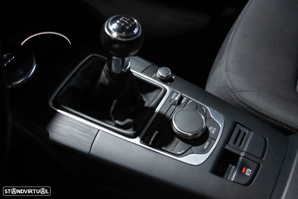 Audi A3 2.0 TDI Attraction - 8