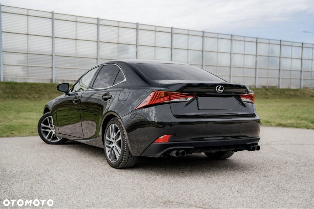 Lexus IS - 2