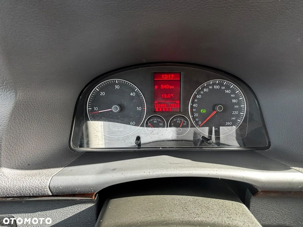 Volkswagen Touran 2.0 TDI DPF Cross DSG - 16