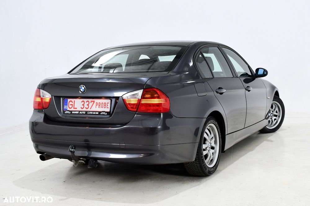 BMW Seria 3 318i - 4