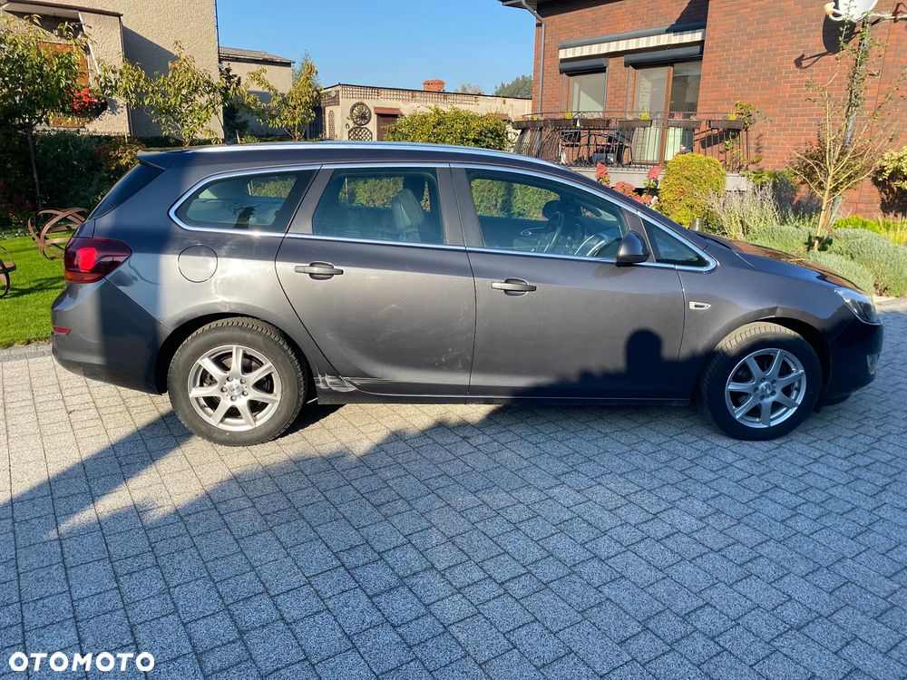 Opel Astra 1.4 EcoFLEX Sport - 4