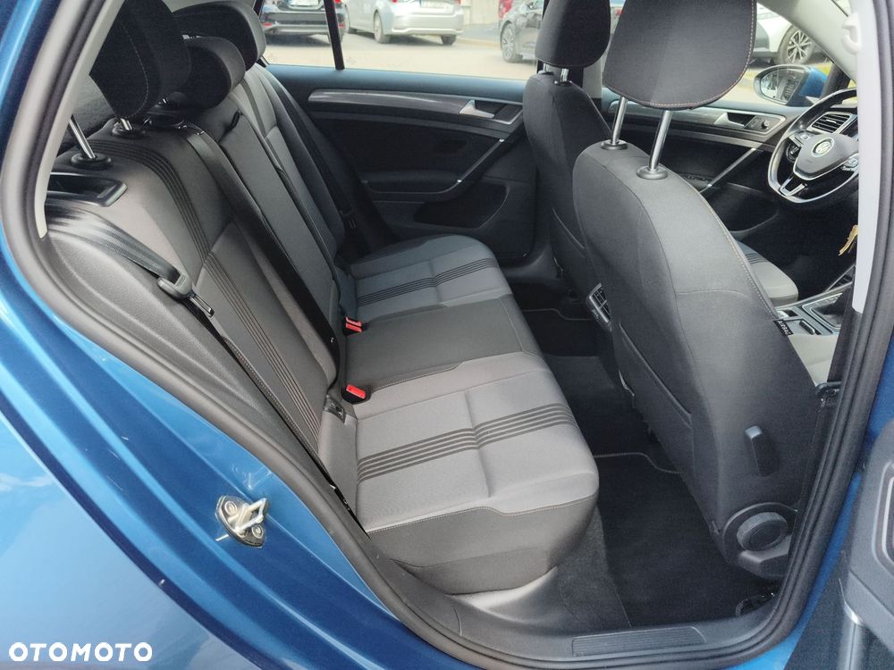 Volkswagen Golf - 26