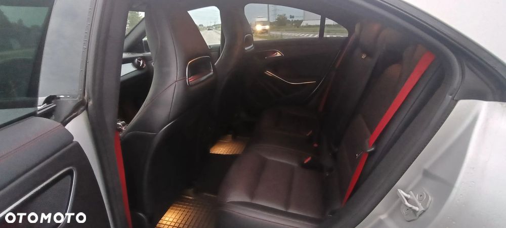 Mercedes-Benz CLA AMG 45 4-Matic - 9