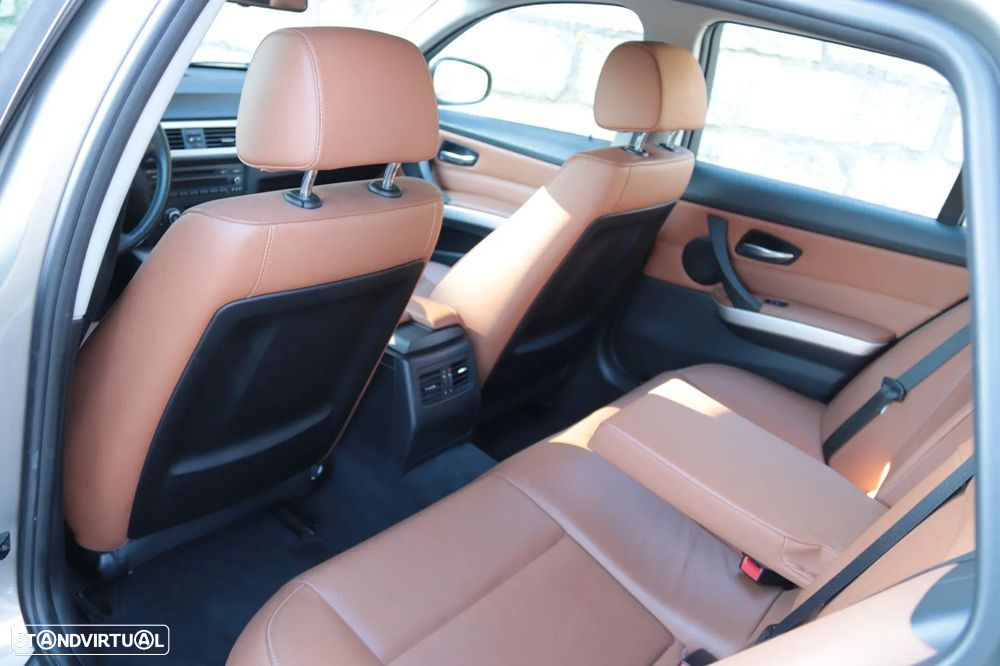 BMW 320 d Touring - 7