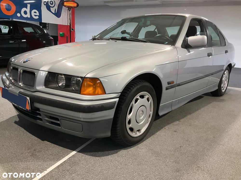 BMW Seria 3 318i - 28