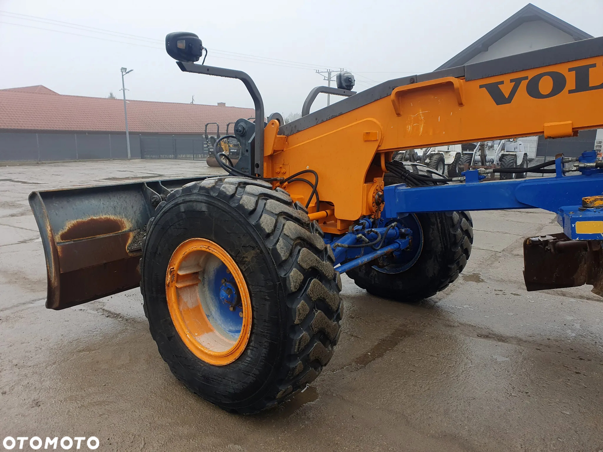 Volvo G720B - 12