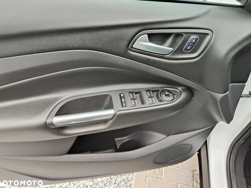 Ford Kuga 1.5 EcoBoost TITANIUM - 10
