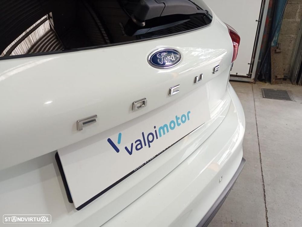 Ford Focus 1.0 EcoBoost MHEV ST-Line - 11