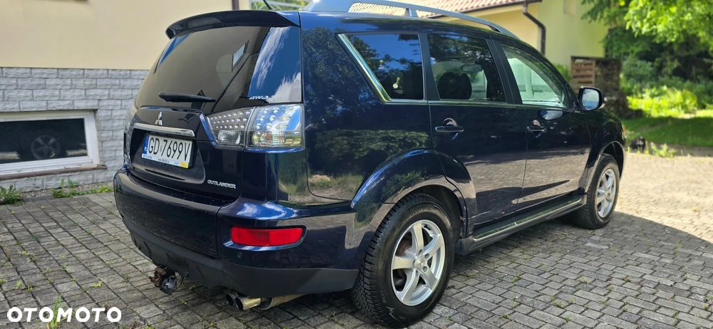 Mitsubishi Outlander - 3