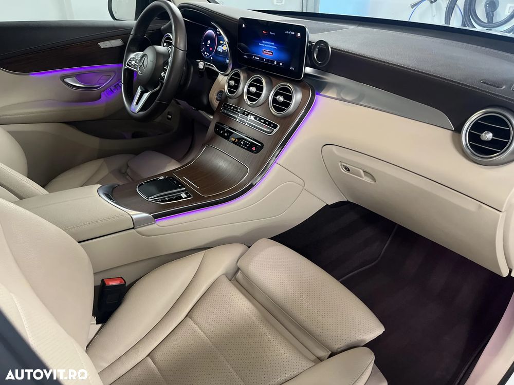 Mercedes-Benz GLC 300 de 4Matic 9G-TRONIC AMG Line - 33