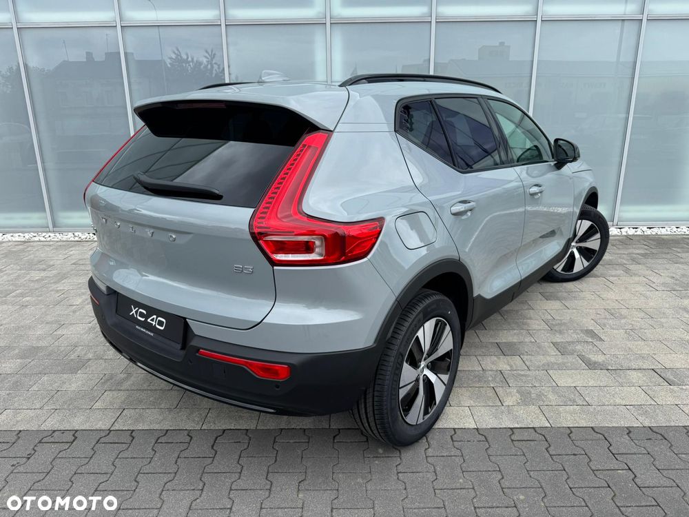 Volvo XC 40 B3 Plus Dark - 5