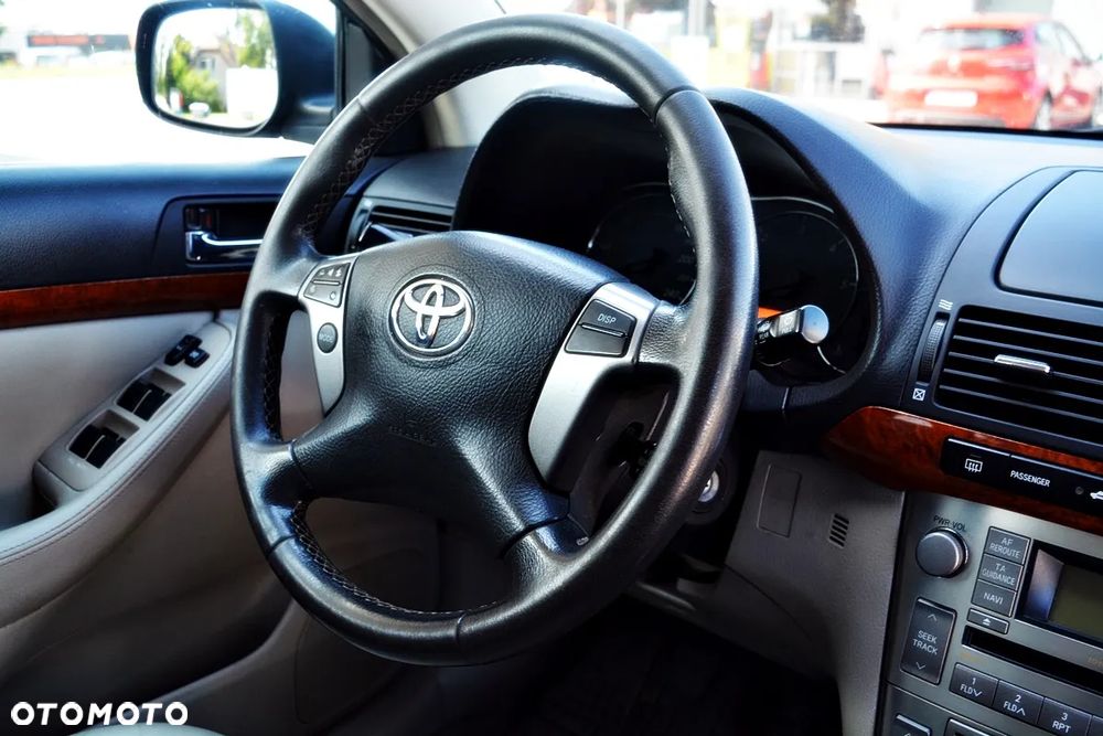 Toyota Avensis 2.2 D-4D Sol - 6